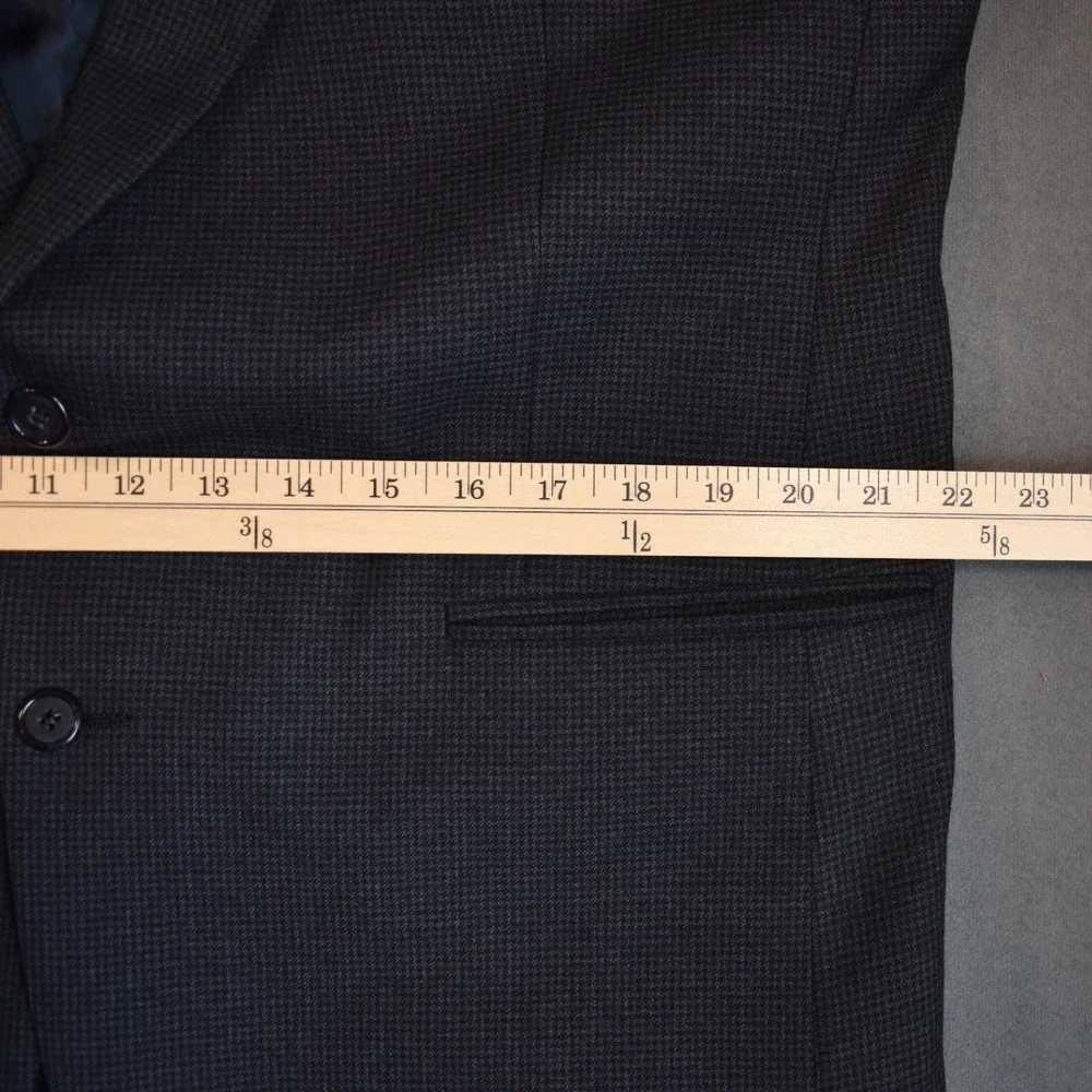 Vintage Burberry's 44 Blazer Sport Coat 100% Wool ACTWU Gray Houndstooth 90s